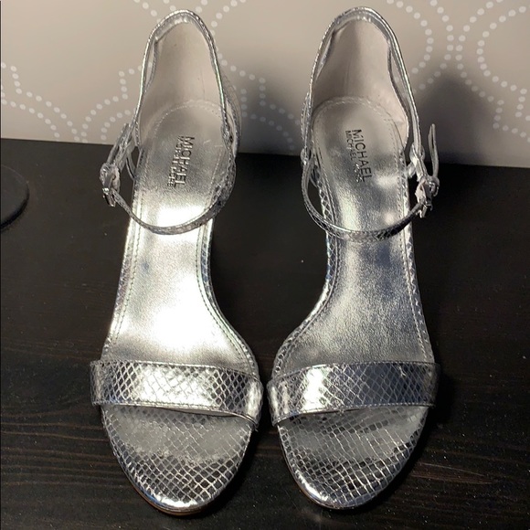 Micheal Kors heels, worn only once - Picture 4 of 5